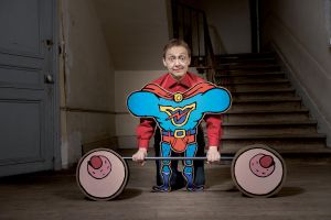 Elle chie dans la colle